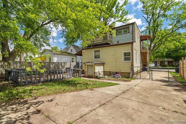 242 Crocker Boulevard, Mount Clemens, MI 48043