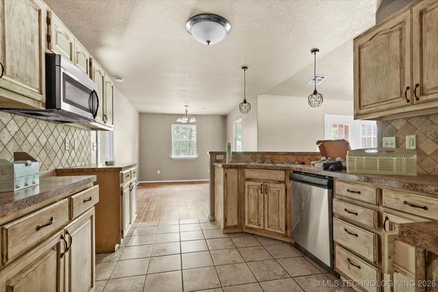 25025 S 4130 Road, Claremore, OK 74019