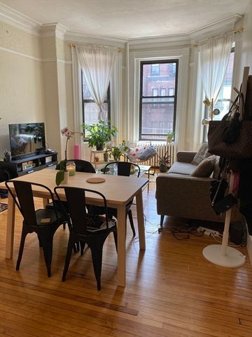 394 Marlborough St 6, Boston, MA 02115