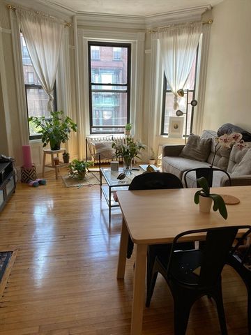 394 Marlborough St 6, Boston, MA 02115