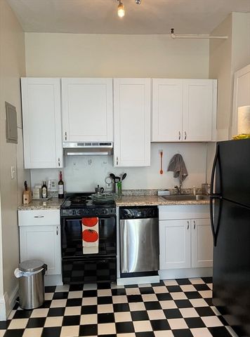 394 Marlborough St 6, Boston, MA 02115