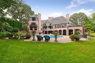 7119 Antrim Court, Edina, MN 55439