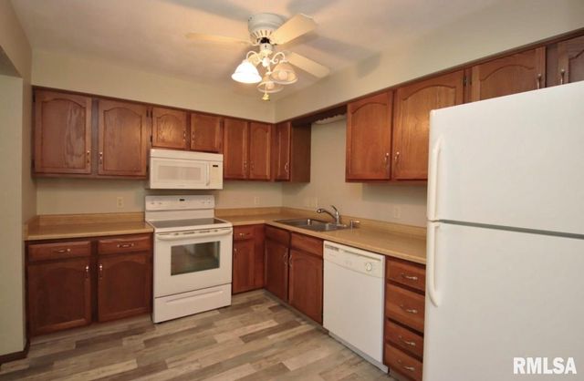 1471 Valle Vista Blvd Apt 3, Pekin, IL 61554