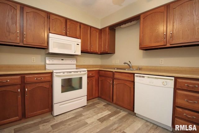 1471 Valle Vista Blvd Apt 3, Pekin, IL 61554