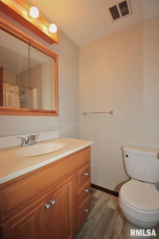 1471 Valle Vista Blvd Apt 3, Pekin, IL 61554