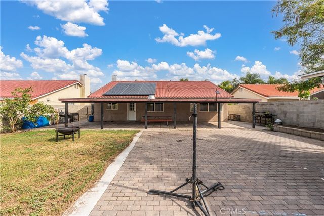 14035 Clover Court, Fontana, CA 92335