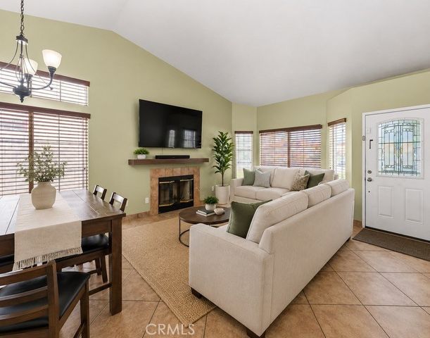 14035 Clover Court, Fontana, CA 92335