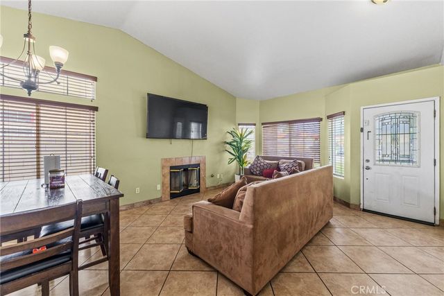 14035 Clover Court, Fontana, CA 92335