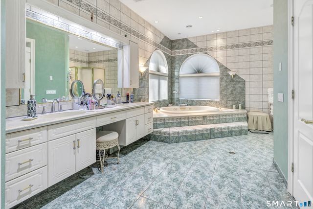 39 Golden Hill Lane, Shelton, CT 06484