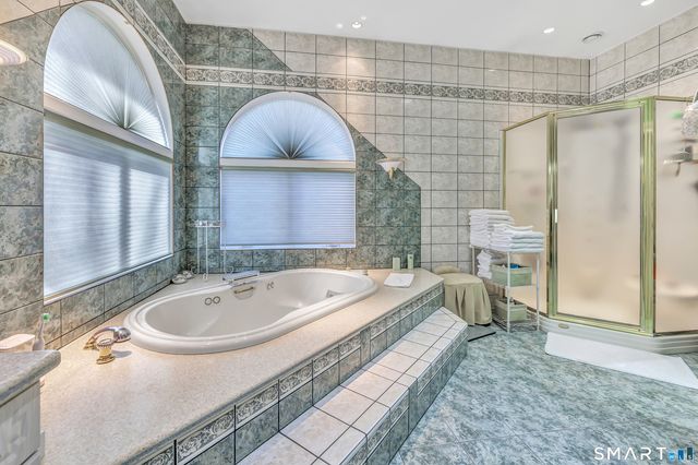 39 Golden Hill Lane, Shelton, CT 06484