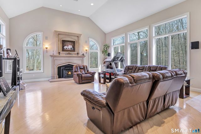 39 Golden Hill Lane, Shelton, CT 06484