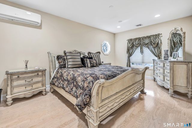 39 Golden Hill Lane, Shelton, CT 06484