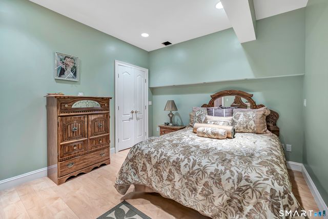 39 Golden Hill Lane, Shelton, CT 06484