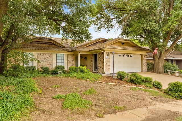 203 Juniper Drive, Arlington, TX 76018