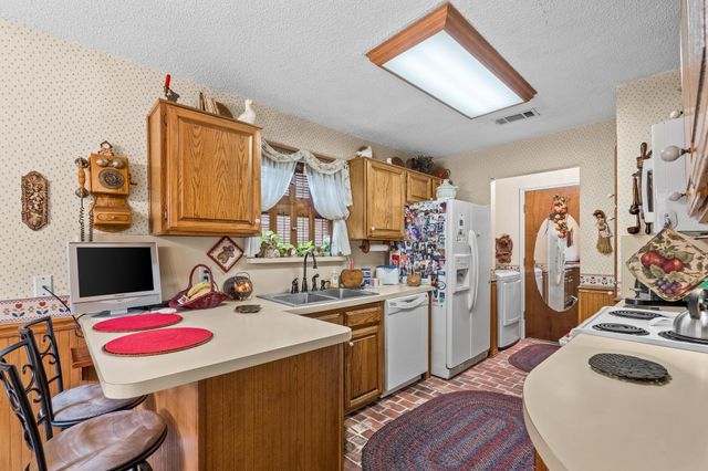 203 Juniper Drive, Arlington, TX 76018