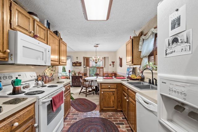 203 Juniper Drive, Arlington, TX 76018
