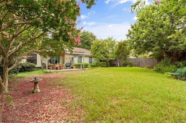 203 Juniper Drive, Arlington, TX 76018
