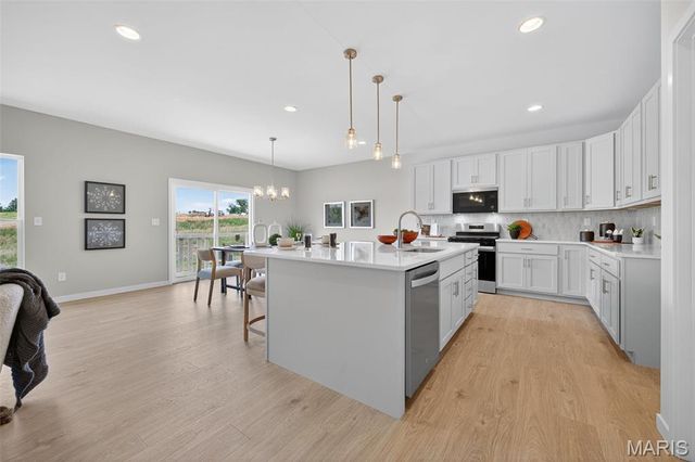 207 Kreder Lane, St Charles, MO 63304