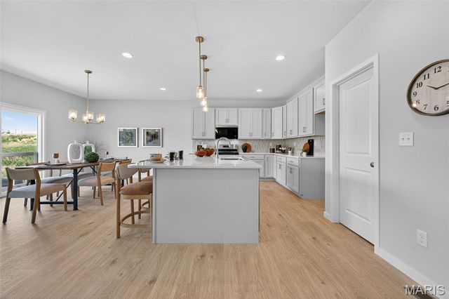 207 Kreder Lane, St Charles, MO 63304