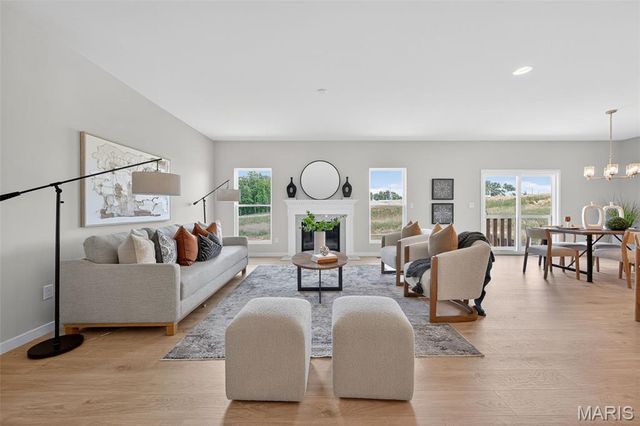 207 Kreder Lane, St Charles, MO 63304