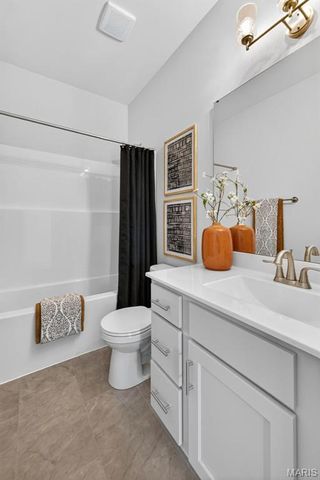 207 Kreder Lane, St Charles, MO 63304