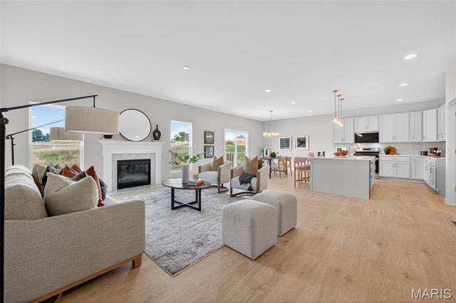 207 Kreder Lane, St Charles, MO 63304