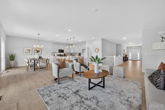 207 Kreder Lane, St Charles, MO 63304