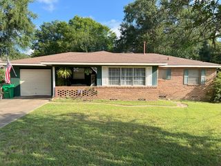 117 Clearview Dr., Palestine, TX 75803