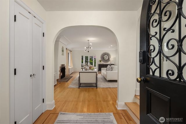 3715 47th Place NE, Seattle, WA 98105
