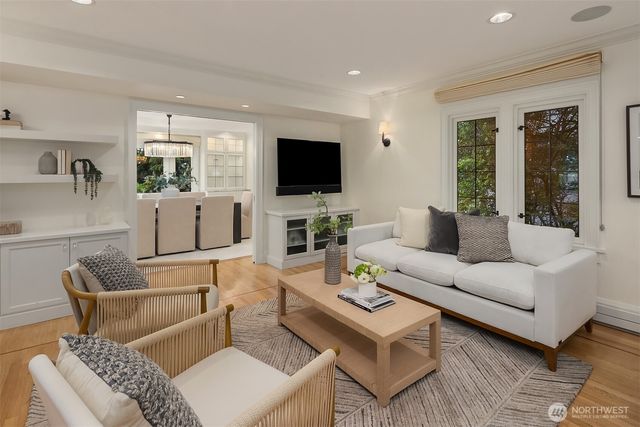 3715 47th Place NE, Seattle, WA 98105
