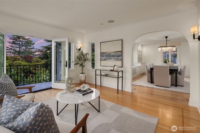 3715 47th Place NE, Seattle, WA 98105