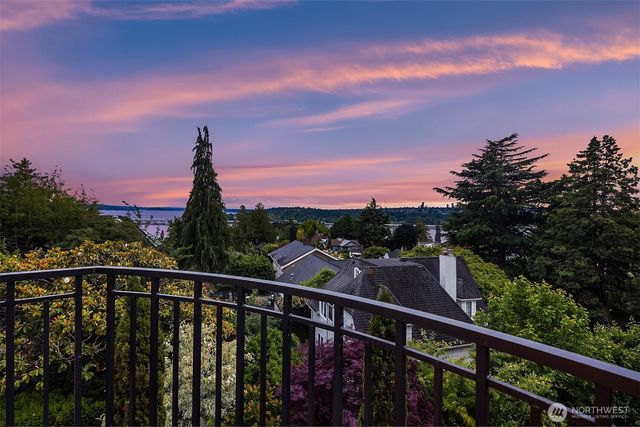3715 47th Place NE, Seattle, WA 98105