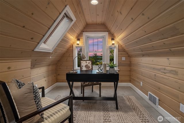 3715 47th Place NE, Seattle, WA 98105