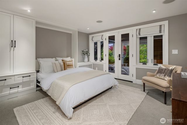 3715 47th Place NE, Seattle, WA 98105