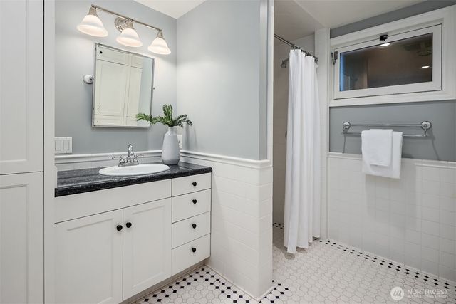 3715 47th Place NE, Seattle, WA 98105