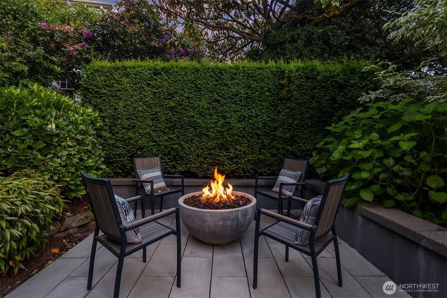 3715 47th Place NE, Seattle, WA 98105