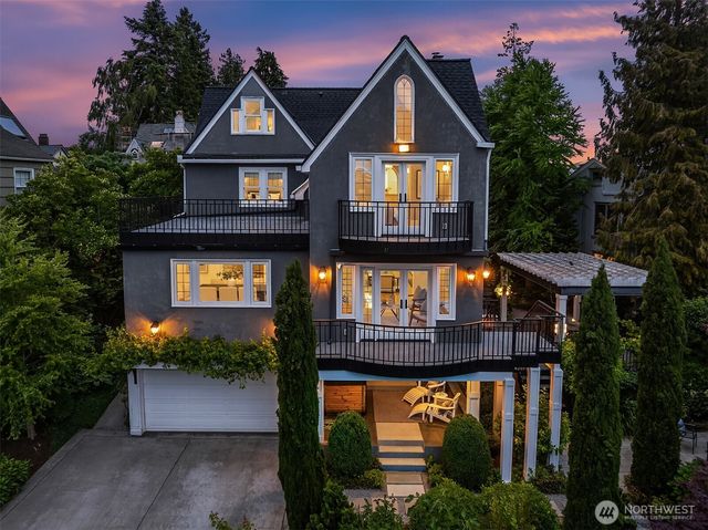 3715 47th Place NE, Seattle, WA 98105