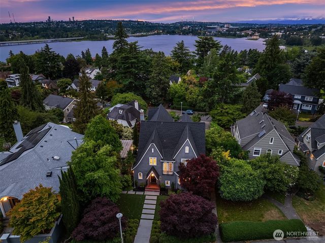 3715 47th Place NE, Seattle, WA 98105