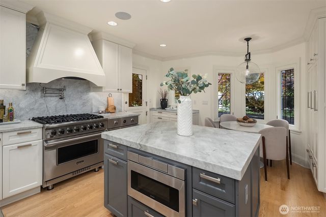 3715 47th Place NE, Seattle, WA 98105