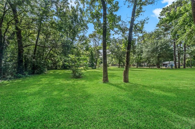 7318 Ramblewood Drive, Magnolia, TX 77354