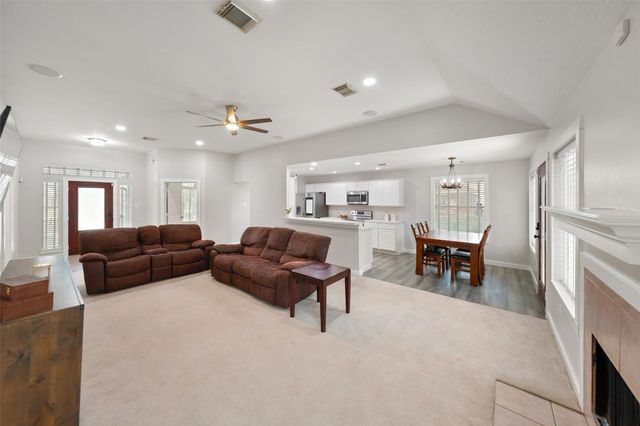 7318 Ramblewood Drive, Magnolia, TX 77354