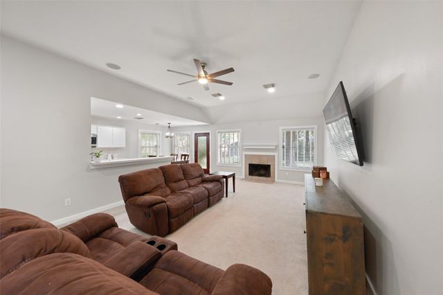 7318 Ramblewood Drive, Magnolia, TX 77354