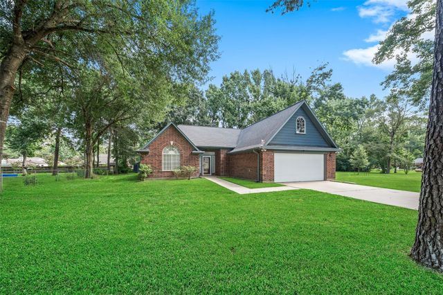 7318 Ramblewood Drive, Magnolia, TX 77354