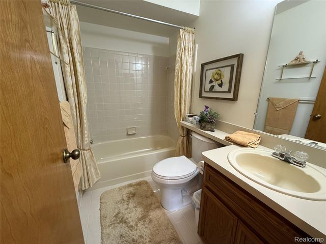 49747 Jefferson Court, Shelby Charter Township, MI 48315
