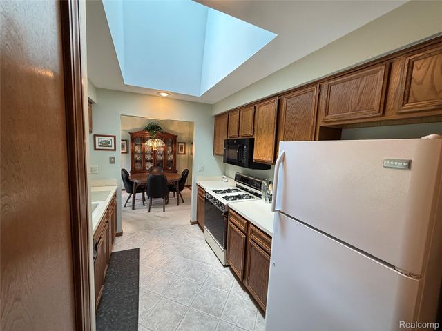 49747 Jefferson Court, Shelby Charter Township, MI 48315