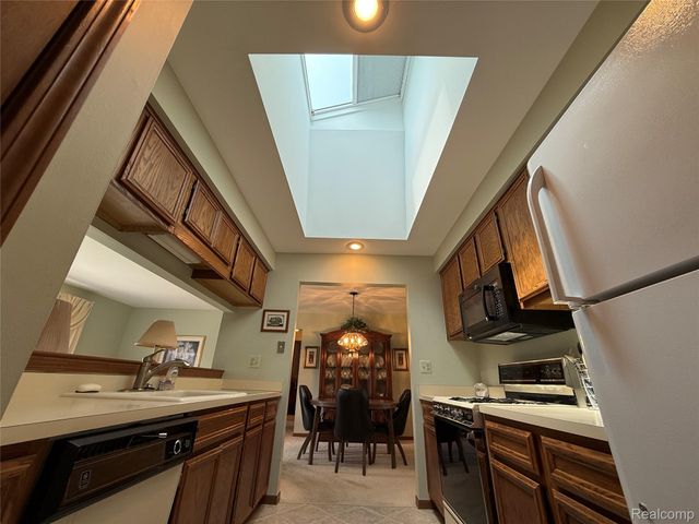 49747 Jefferson Court, Shelby Charter Township, MI 48315