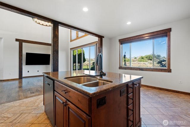 7298 Dune Lake Road SE, Moses Lake, WA 98837