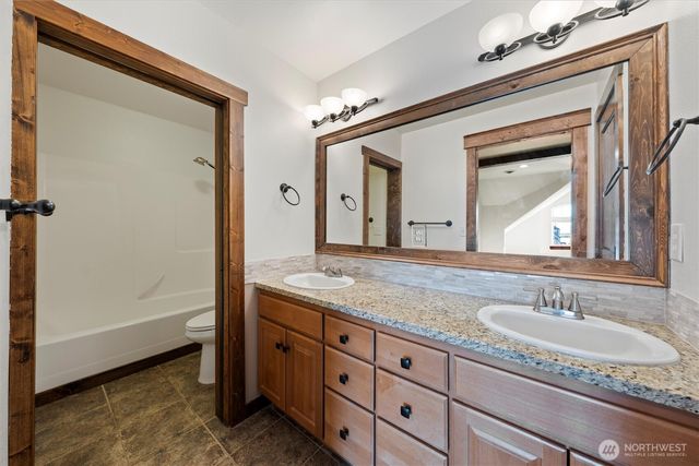 7298 Dune Lake Road SE, Moses Lake, WA 98837