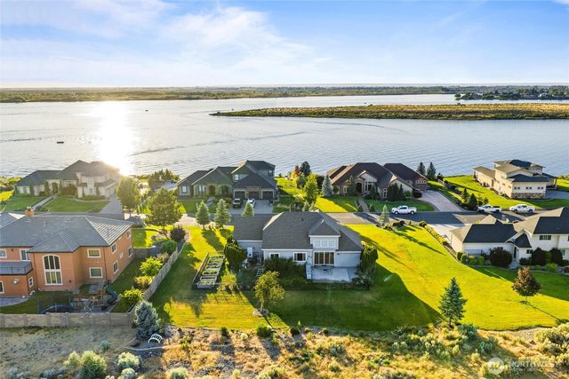 7298 Dune Lake Road SE, Moses Lake, WA 98837