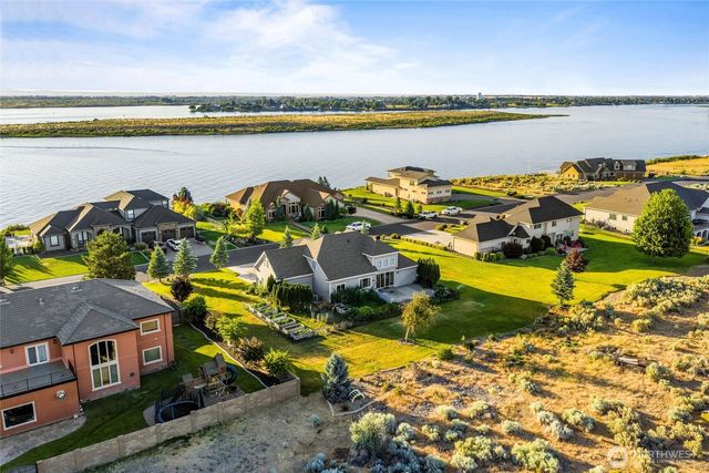 7298 Dune Lake Road SE, Moses Lake, WA 98837